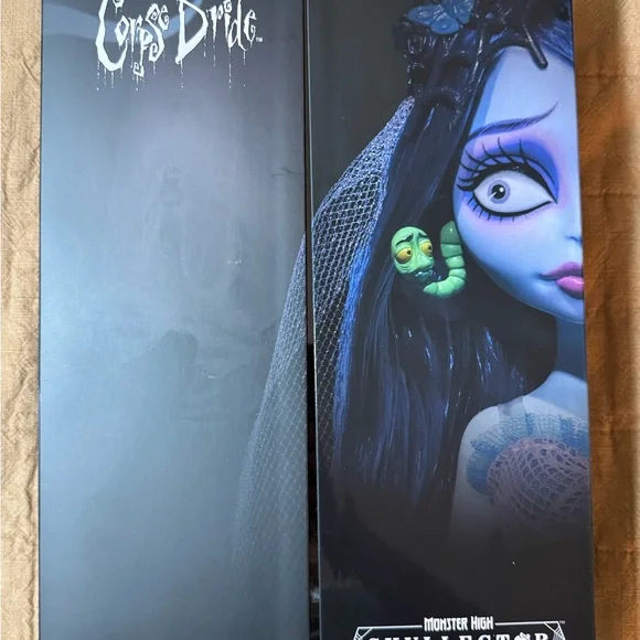 Monster High Skullector Doll -Emily - Picture 2 of 10